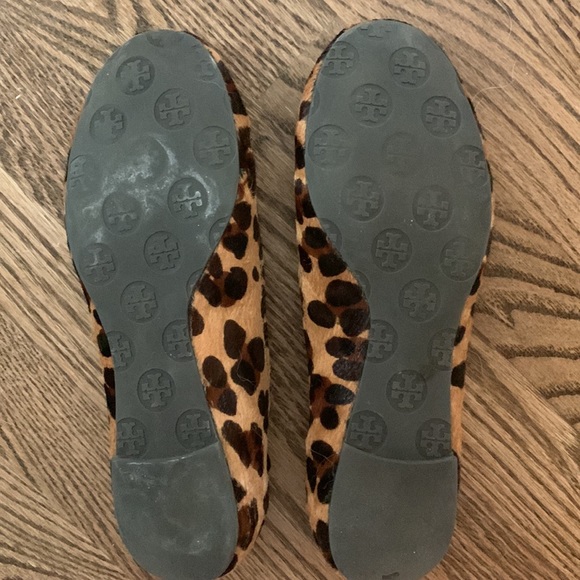 Tory Burch animal print logo ballet flats size 8 - Picture 3 of 3